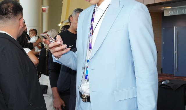 杨瀚森大考还剩一周！NBA官宣最终提前参选球员名单 剩余46人