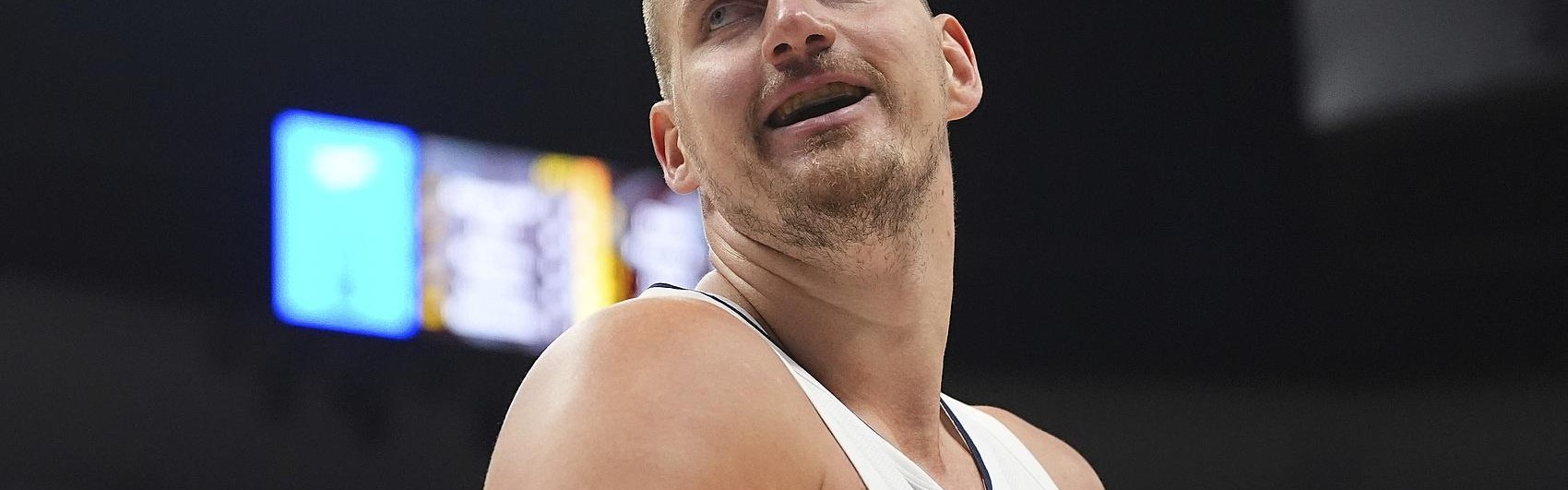 掘金主帅：新赛季最重要的任务之一就是保护约基奇 我们得谨慎点