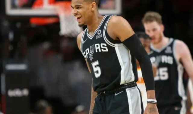 开云体育官网-森林狼曾尝试追逐穆雷 老鹰还在密切关注KD动态