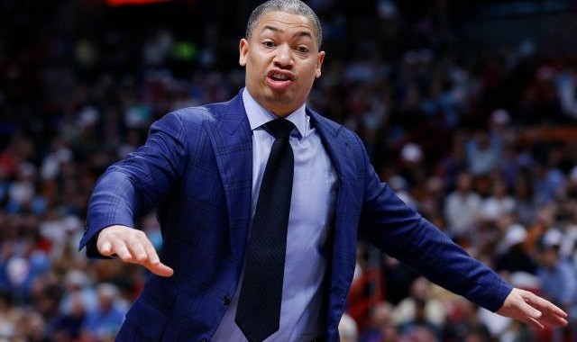 开云Kaiyun官网入口-卢指导：湖人对我不公 没有詹姆斯我也能带好队伍