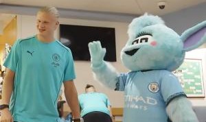 曼城否认哈兰德击打吉祥物头部致员工受伤，员工指控：想掩盖事实